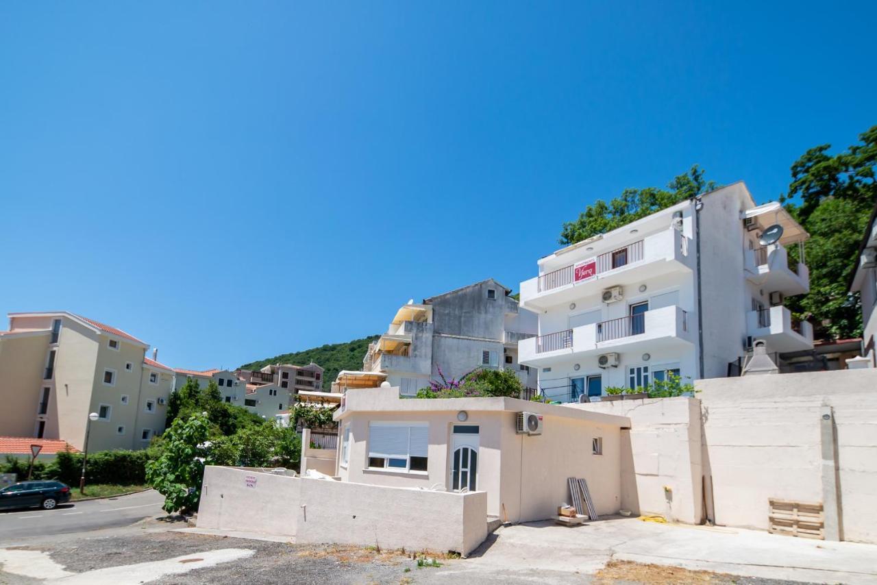 Apartments Vjera Petrovac Ngoại thất bức ảnh