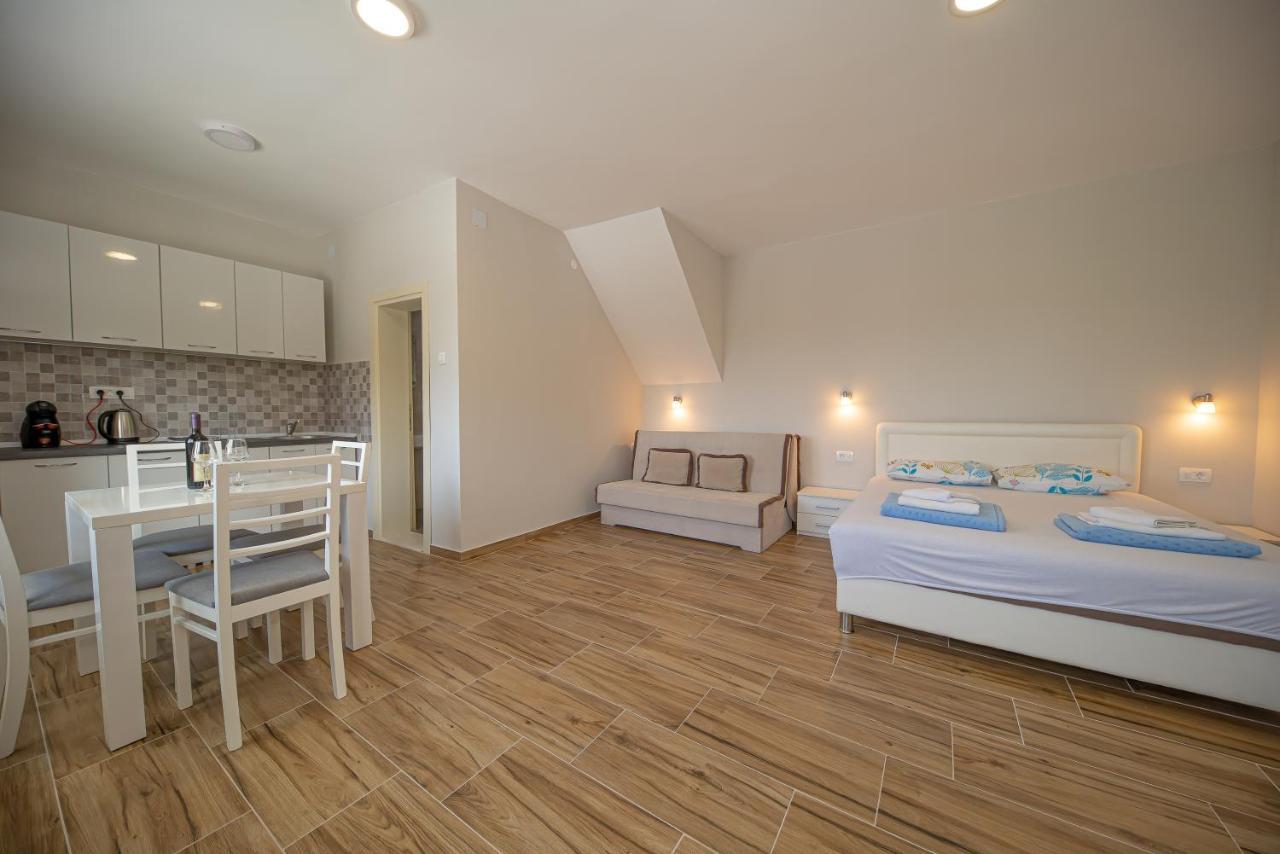 Apartments Vjera Petrovac Ngoại thất bức ảnh